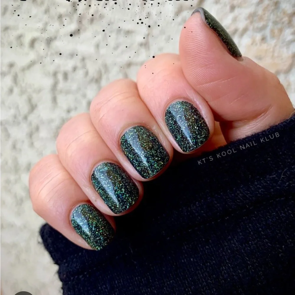 *Retired* Color Street: Gaelic Greenery | Emerald Glitter St. Patrick’s Day - Picture 9 of 16